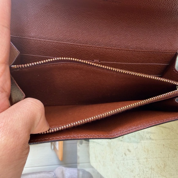 Louis Vuitton Sarah Wallet (L&L) - Picture 12 of 16